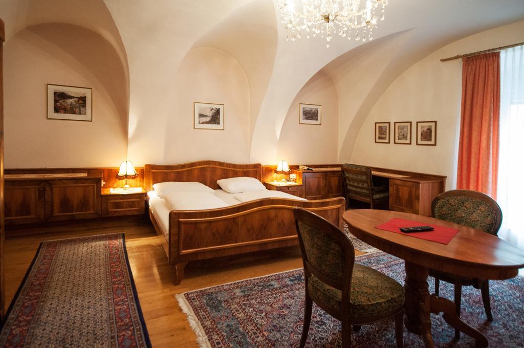 Hotel Gasthof Sonne Aschach an der Donau Exterior photo